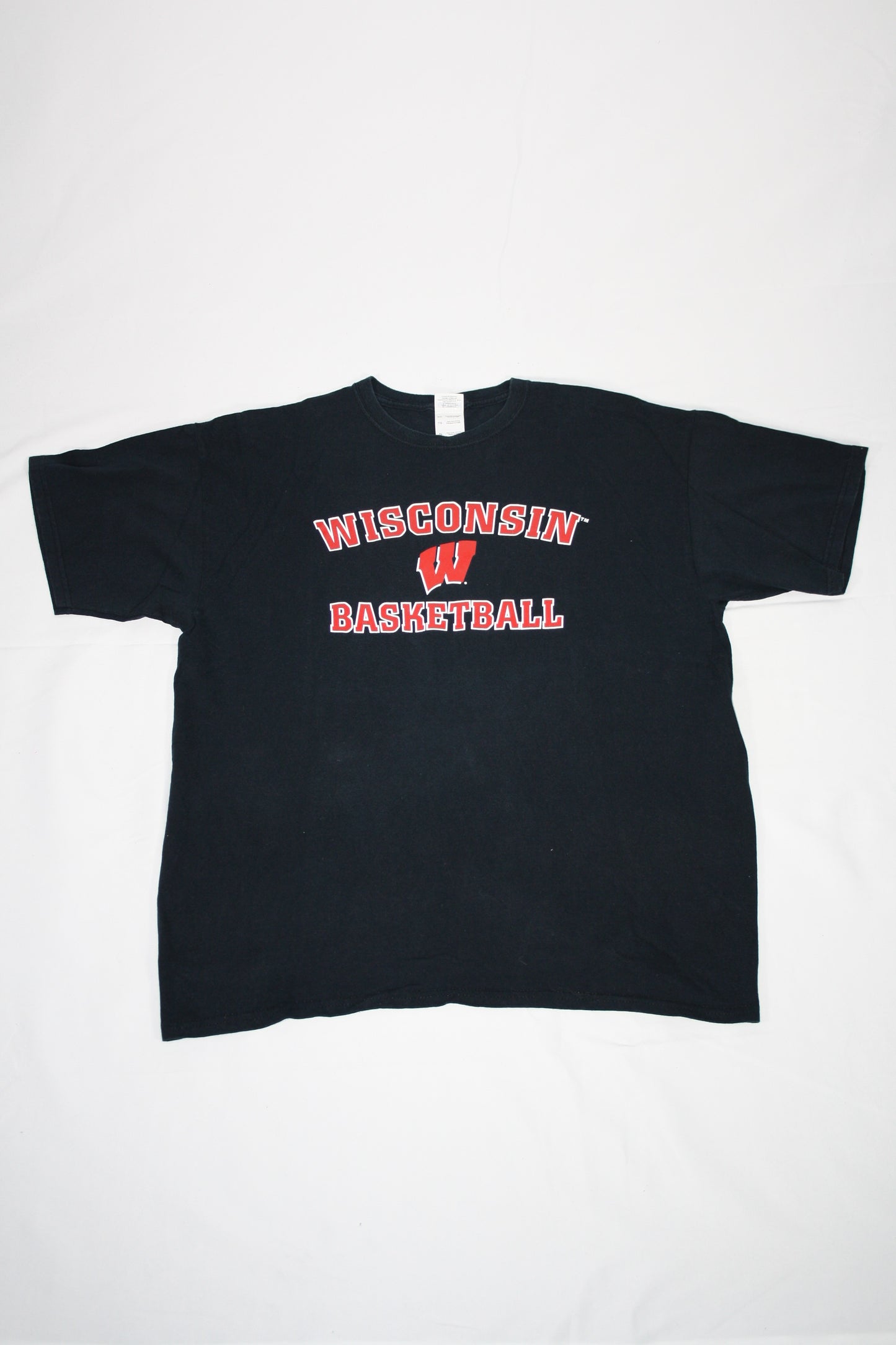 Vintage Wisconsin Basketball Printed Tee (XL)