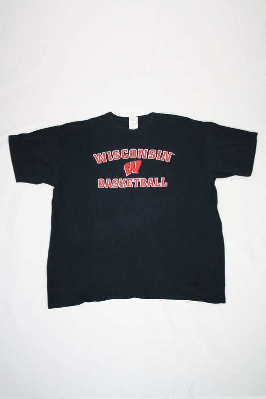 Vintage Wisconsin Basketball Printed Tee (XL)