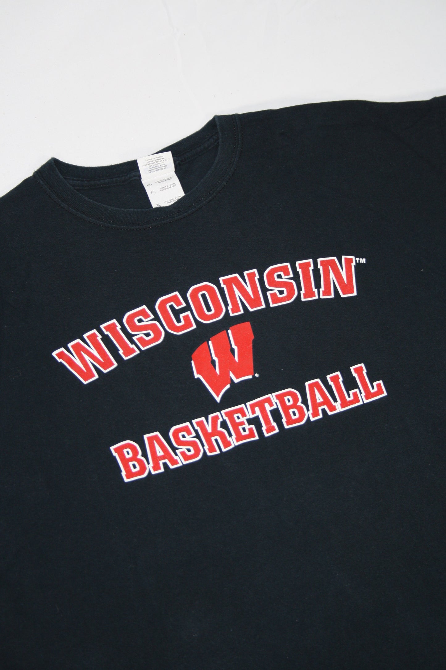 Vintage Wisconsin Basketball Printed Tee (XL)