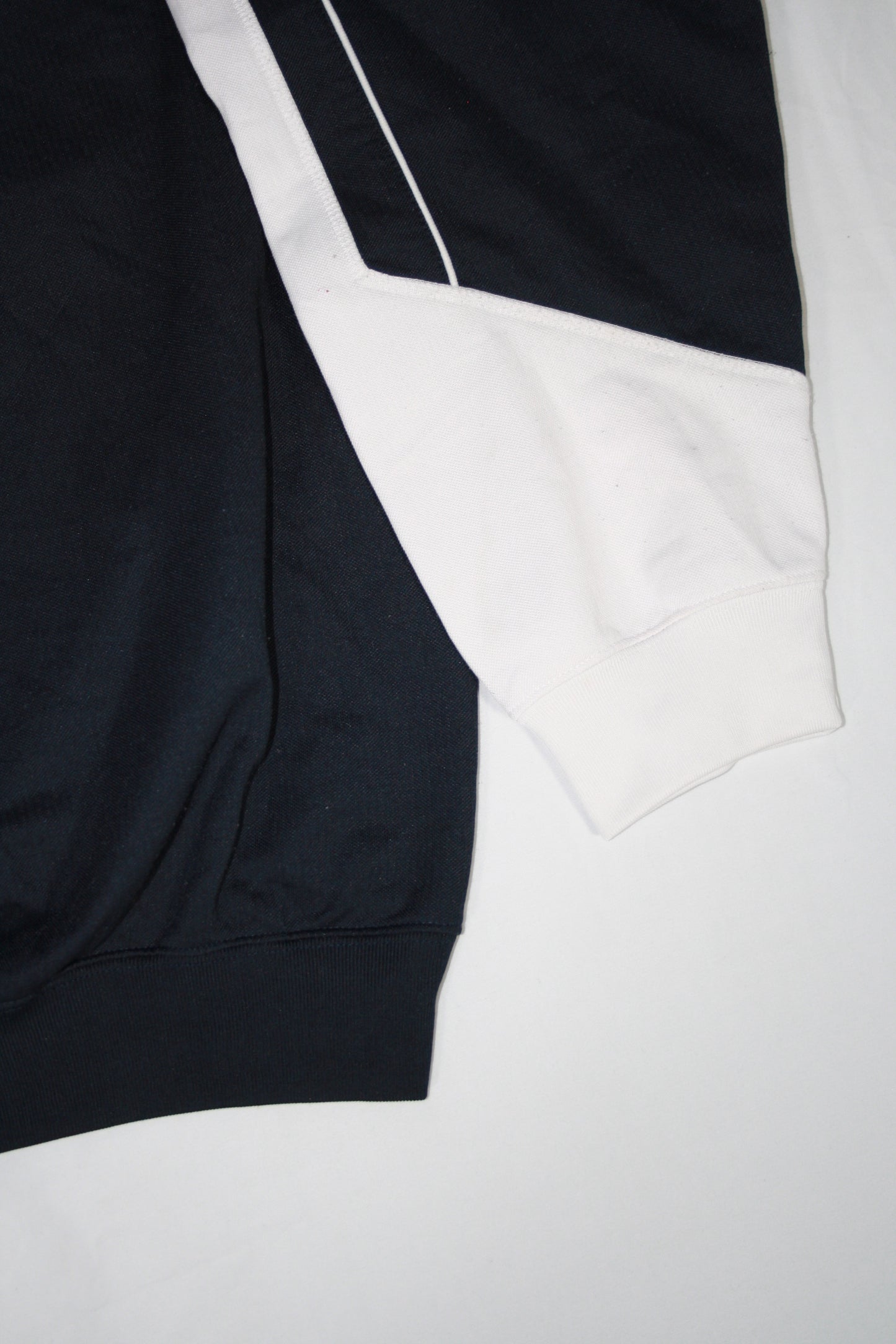 Vintage Umbro Embroidered Sweater (L)