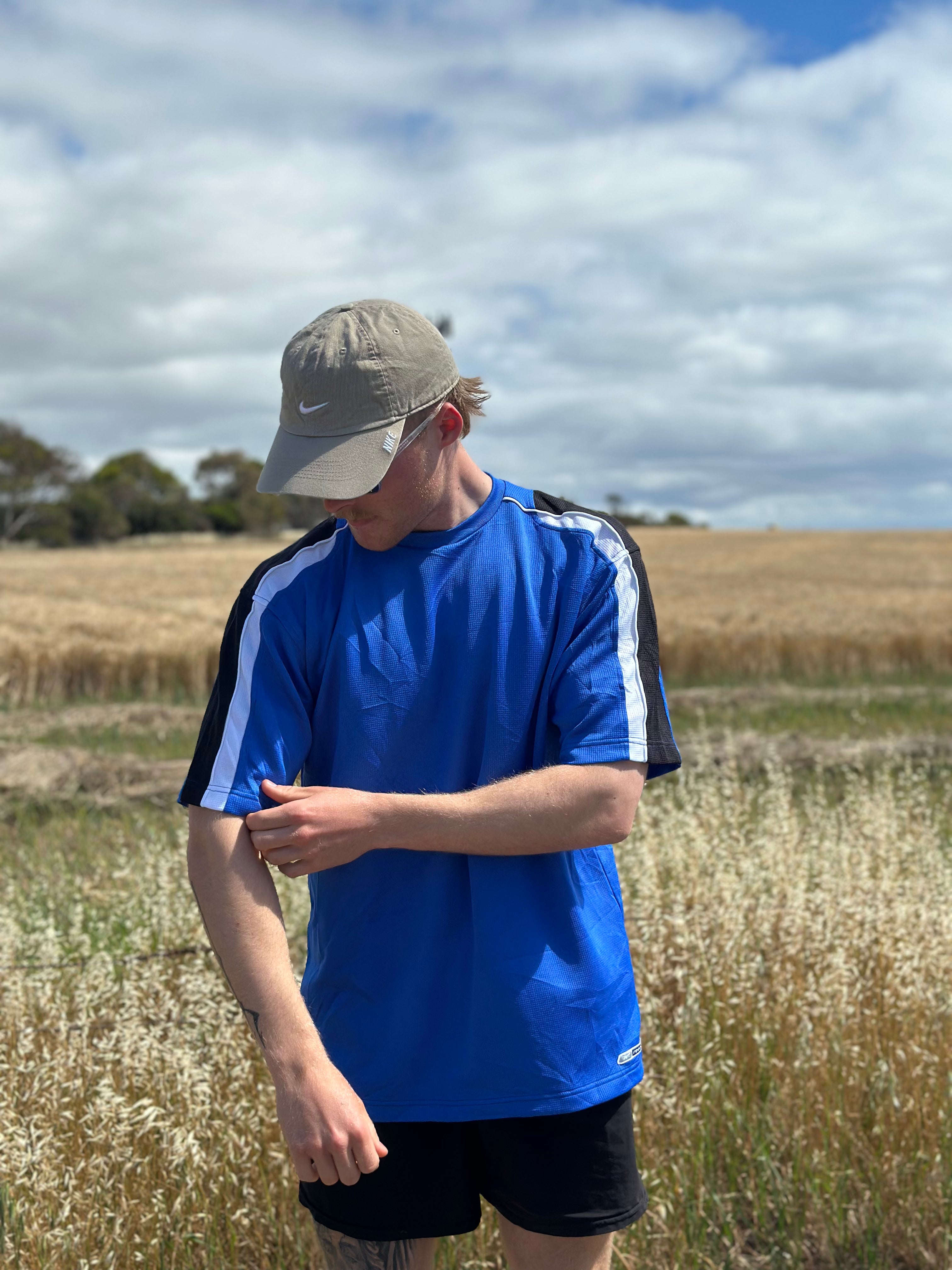 Vintage 2000's Reebok Mesh Embroidered Tee (M/L)