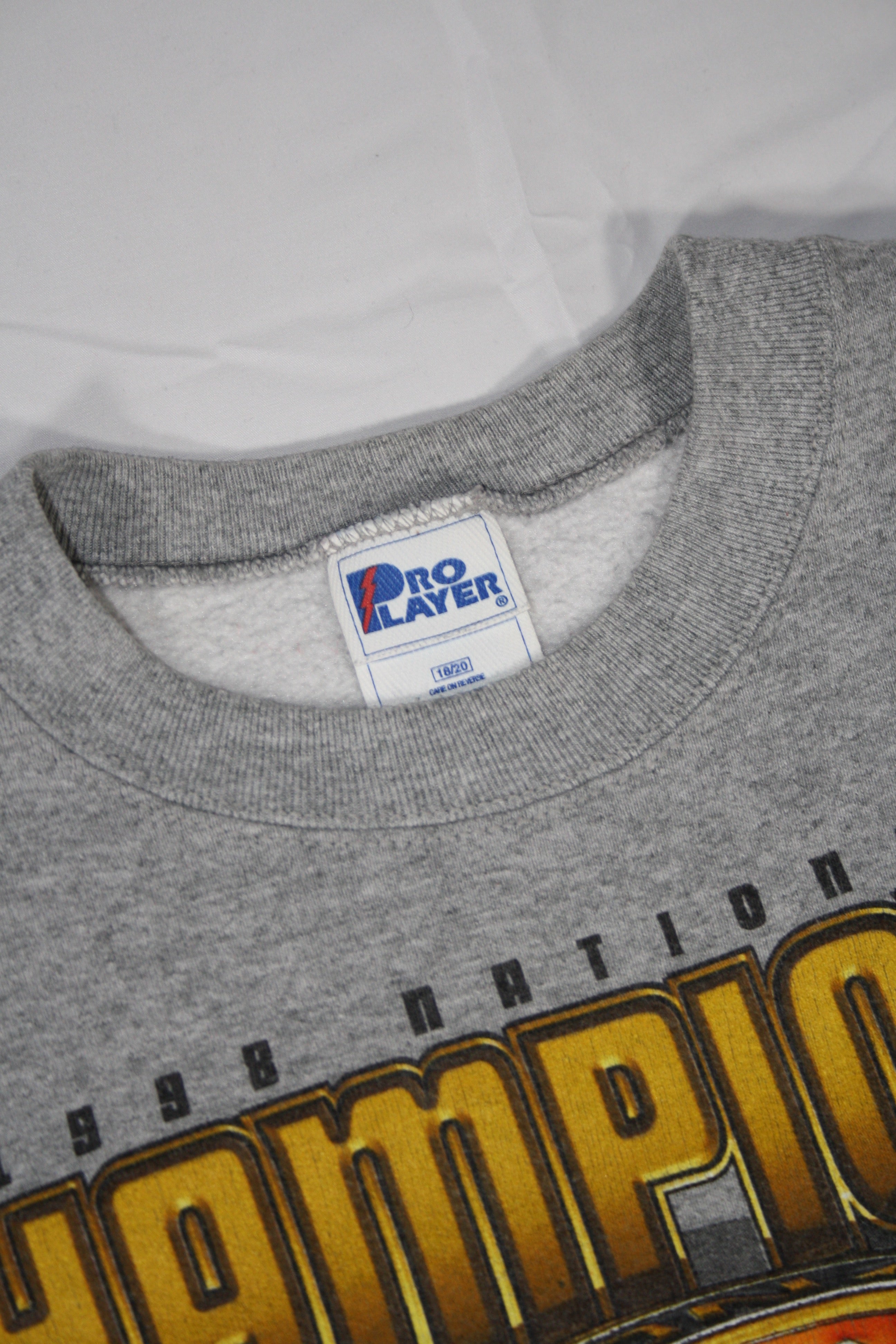 Vintage University of Tennessee 1998 Champions Printed Sweater (M/L)