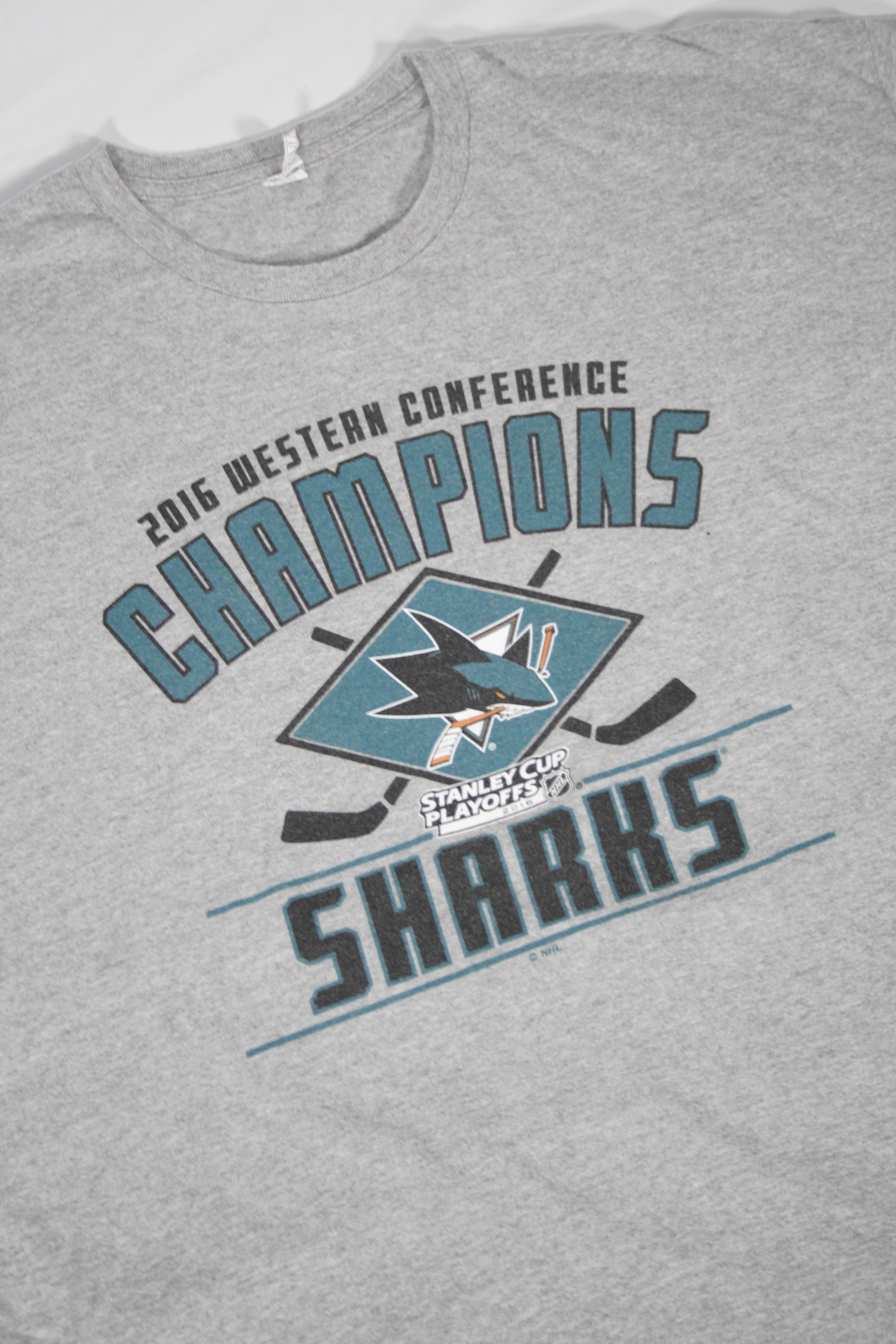Vintage NHL Sharks Champions 2016 Printed Tee (XL)