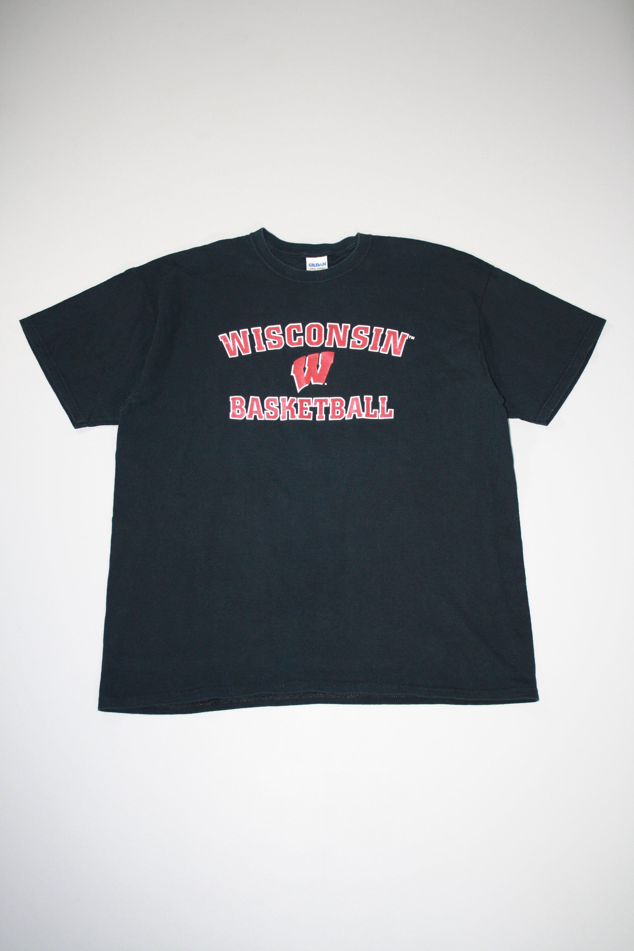 Vintage Wisconsin Basketball Printed Tee (XL)