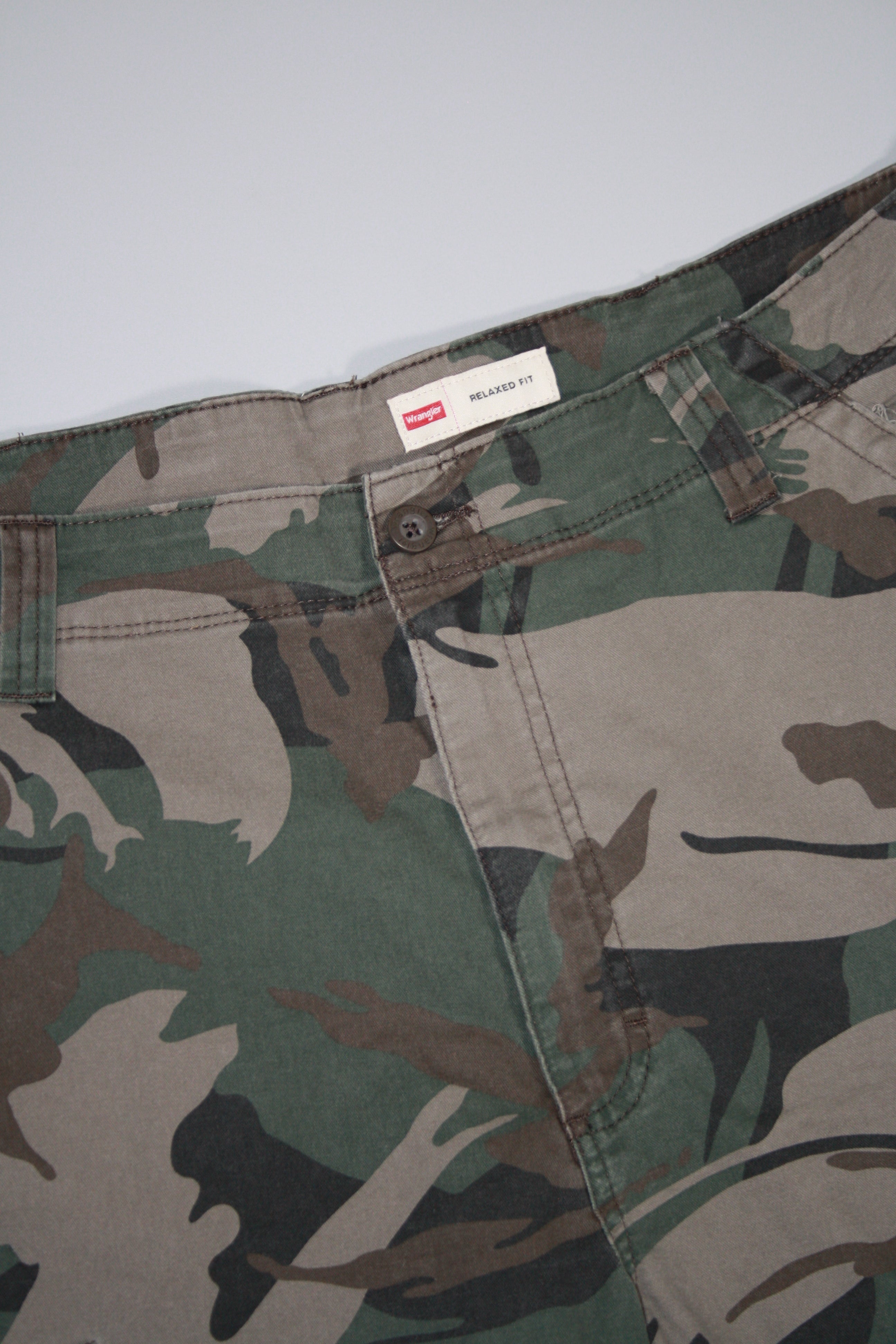 Vintage Wrangler Camo Shorts, Relaxed Fit (38)